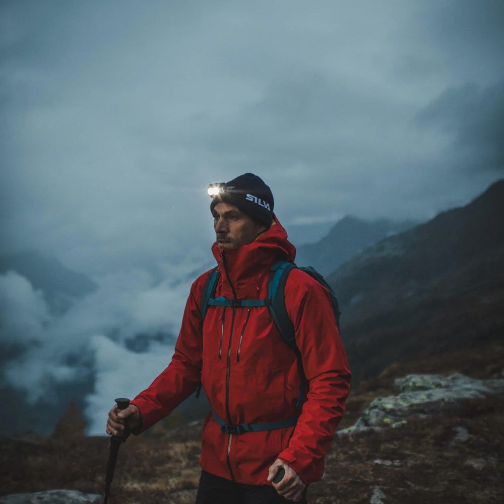Silva Explore pannlampa – vattentålig lampa för paddling och kajakäventyr i mörker.