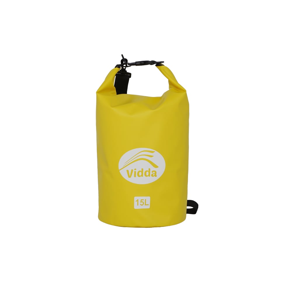 En gul Vidda Drybag 15 L-vattentät påse visad på en produktvisning.