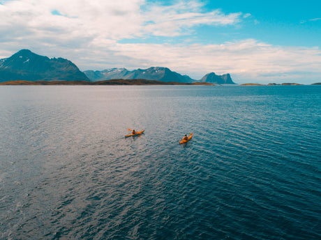 Våra bästa tips på platser att hyra kajak och paddla i Sverige