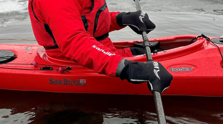 Varför en torrdräkt är det viktigaste plagget för trygg paddling året runt
