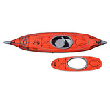 AdvancedFrame Convertible – uppblåsbar kajak med Deck 1 monterat för solopaddling, samt ett extra singeldeck (Deck 1) bredvid.