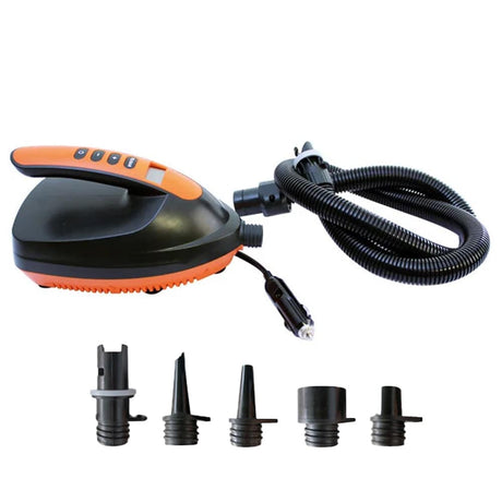 Elektrisk pump för SUP och uppblåsbar kajak – 12 V elpump som snabbt fyller din bräda eller kajak med luft.