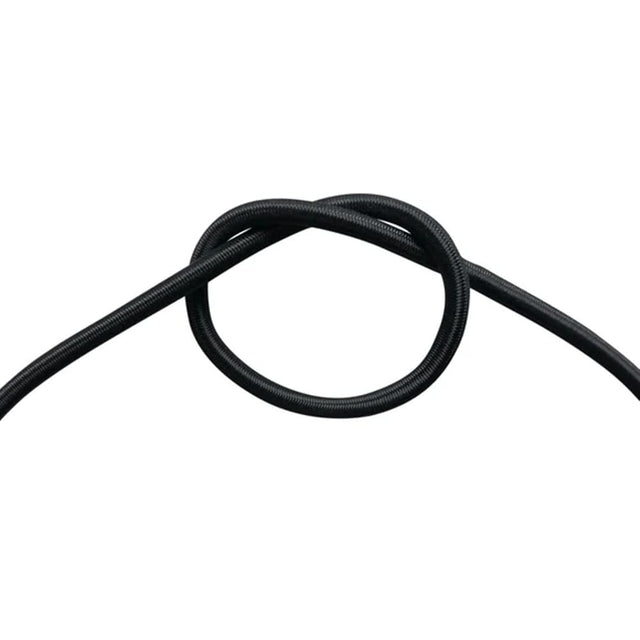 Närbild på svart 4 mm elastiskt gummisnöre/chocksnöre knutet i en ögla, används som däcksnöre på kajak