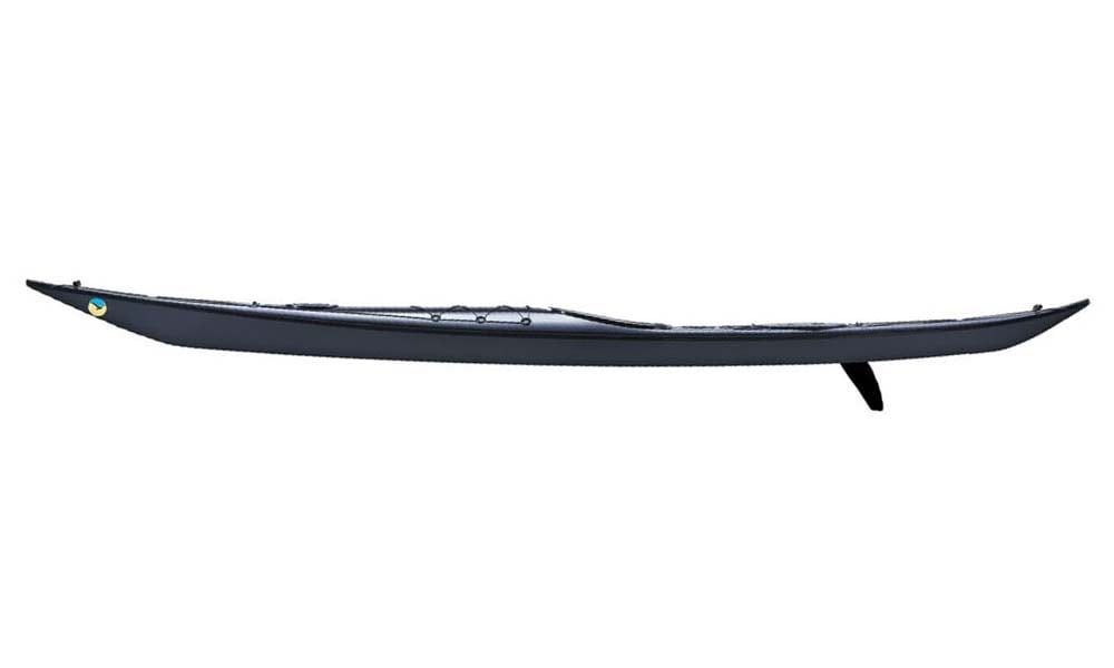 Seabird Qanik – grönlandskajak i glasfiber med skädda och traditionell låg profil