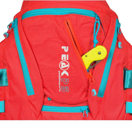 River Knife från Peak UK – säkerhetskniv för kajakpaddling och räddningssituationer.