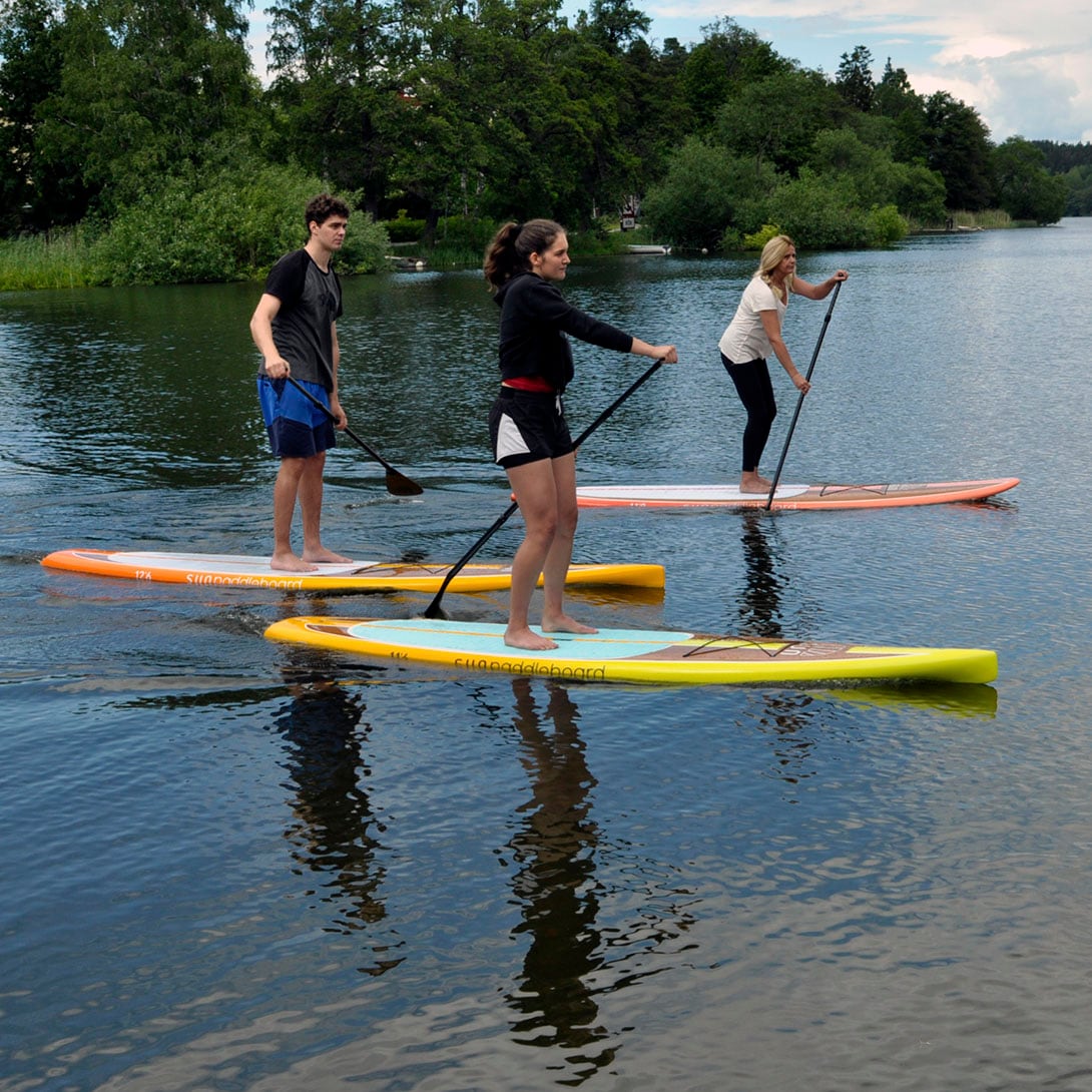 Flera touring-SUP-brädor från SUN Paddleboard – hårda glasfiberbrädor med smal design för längre paddelturer