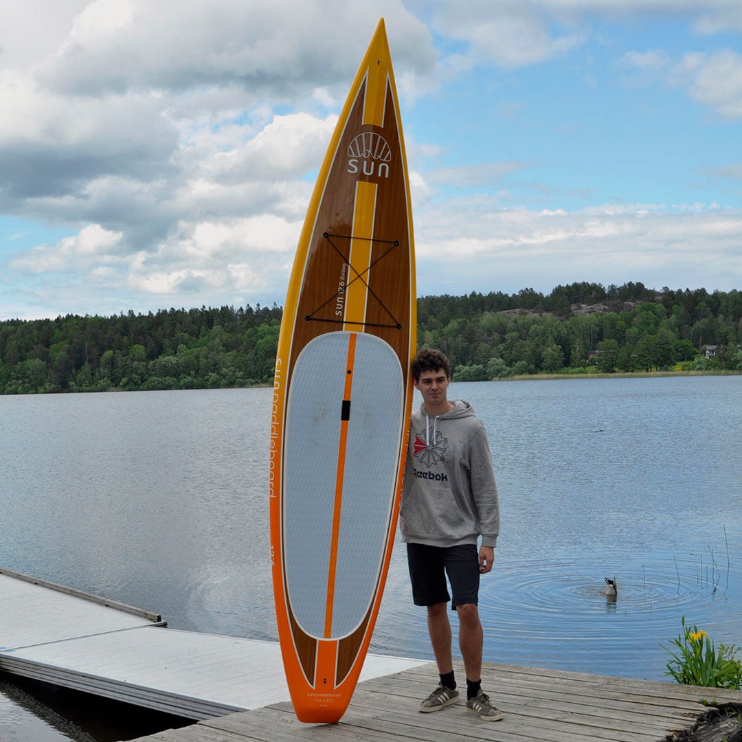 SUN 12.6 Touring – hård SUP i glasfiber med wood-design för långdistanspaddling