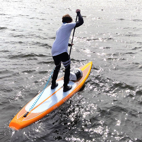 SUN Drybag 30L – vattentät däcksväska monterad på SUP från SUN Paddleboard